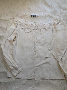 100% Silk Women's Cream Lace Long-Sleeve Blouse With Neck Scarf